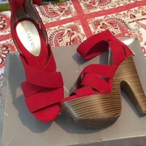 BEAUTIFUL RED HEELS 👠 SZ 6.5